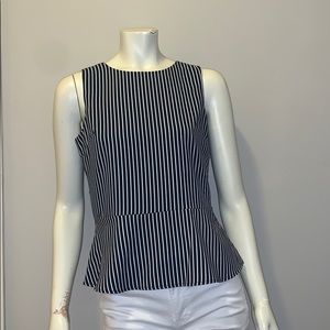 🌸 BANANA REPUBLIC TANK TOP NAVY STRIPED! 🌸